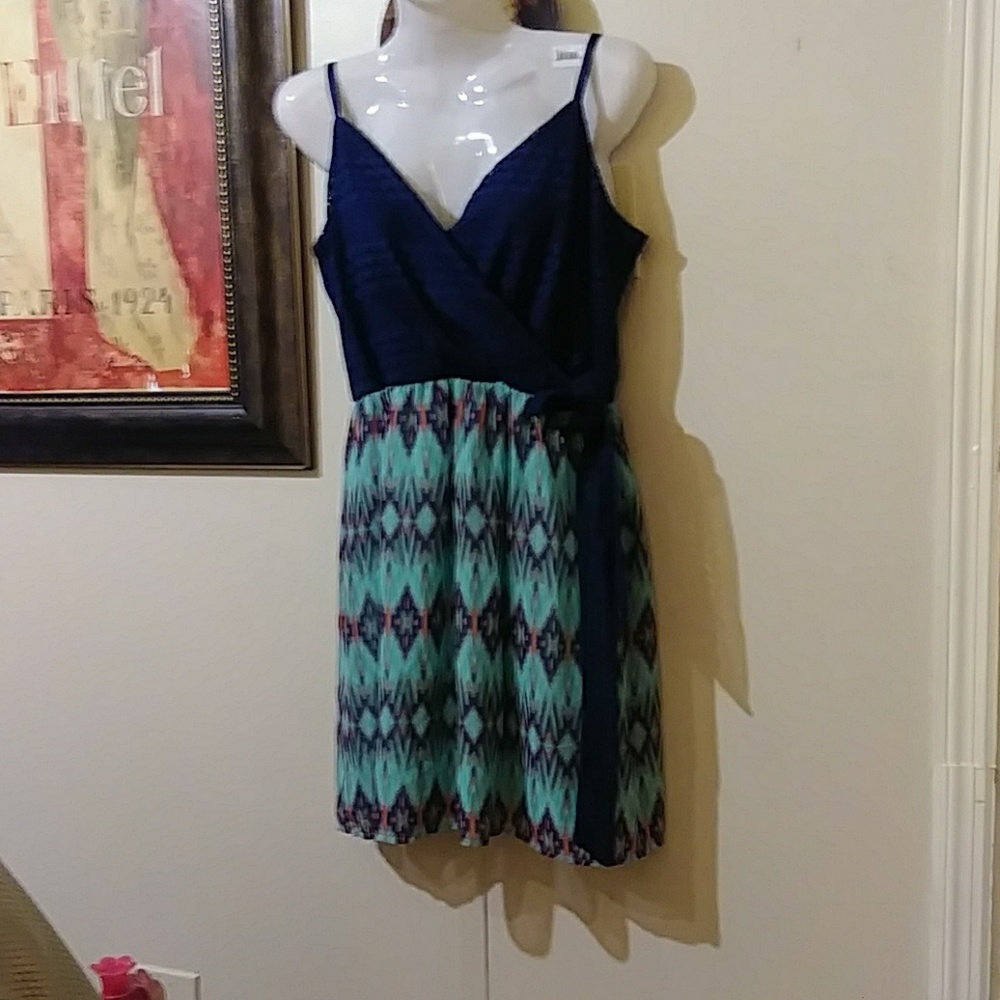 Dress - Picture 4 of 4
